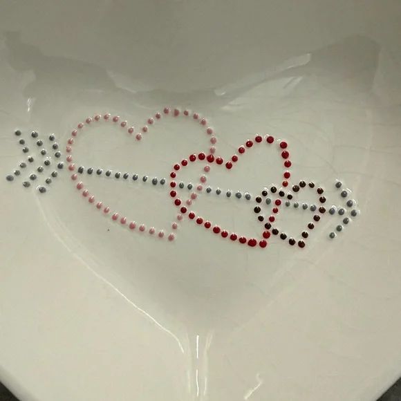 Vintage Heart Shaped Bowl with Heart Graphic - Picture 3 of 5